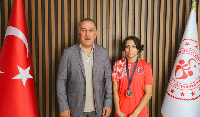 Müdür Yığmatepe başarılı sporcuyu ağırladı