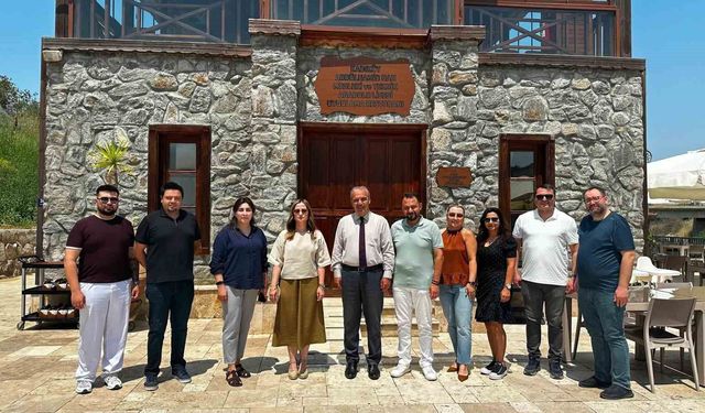 'Adnan Menderes'i Anlamak' için istişare toplantısı