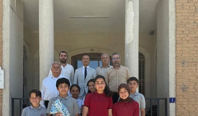 Başarılı öğrenciler ödüllendirildi