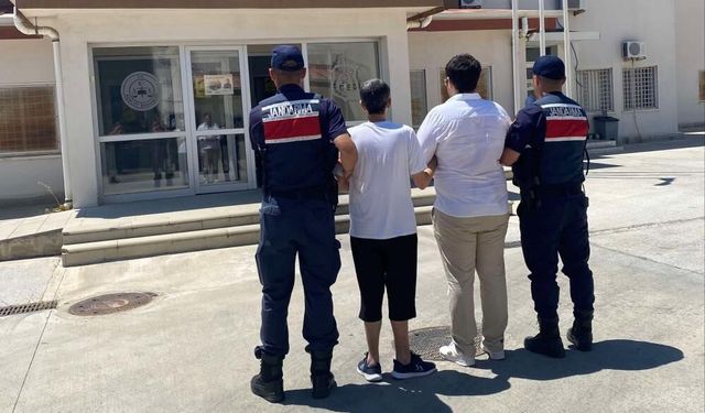 Kuşadası’nda aranan iki hükümlü yakalandı
