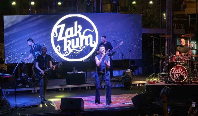 Zakkum, Nazilli'de binlerce hayranıyla buluştu