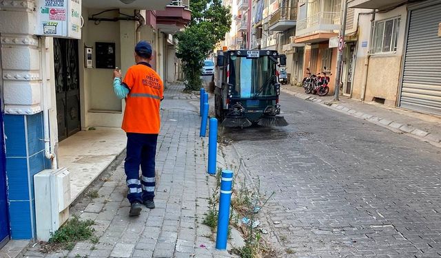 Efeler'in dört bir yanında temizlik mesaisi