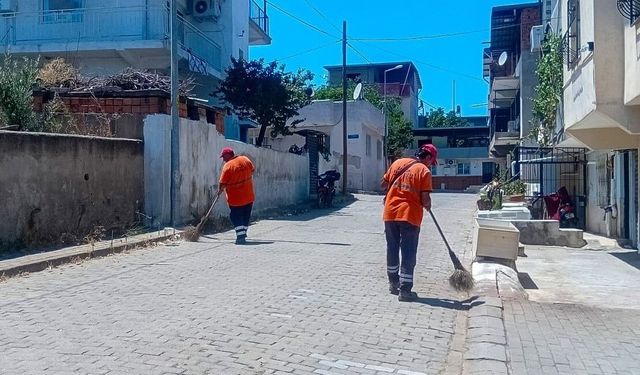 Efeler'de temizlik çalışmaları devam ediyor