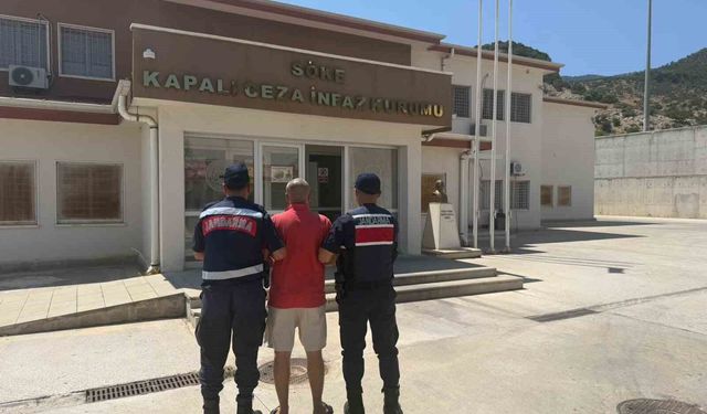 Aranan şahıs Kuşadası'nda yakalandı