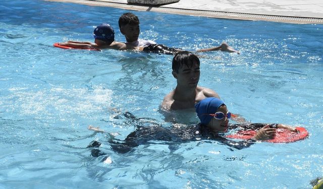 Kuşadası’nda Yaz Spor Okulları Başladı