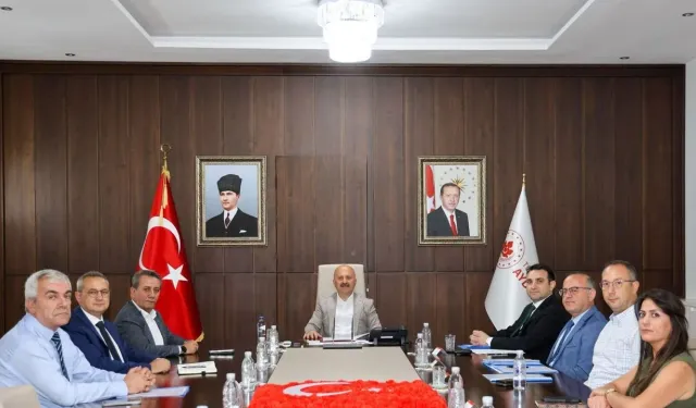Vali Varol Başkanlığında Eğitim Yatırımları değerlendirildi