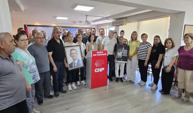 CHP’li Ökmen ve beraberindeki heyet binadan ayrıldı