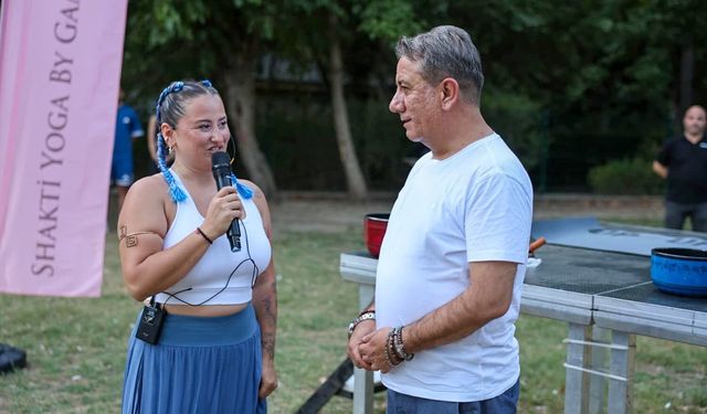 Başkan Yetişkin, vatandaşlarla yoga etkinliğinde bir araya geldi