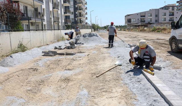 Efeler'de yol yatırımları hız kesmeden sürüyor