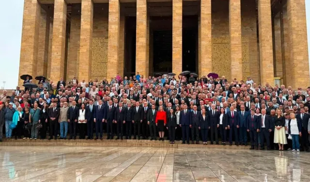 Yeni Parti’nin ilk durağı Anıtkabir