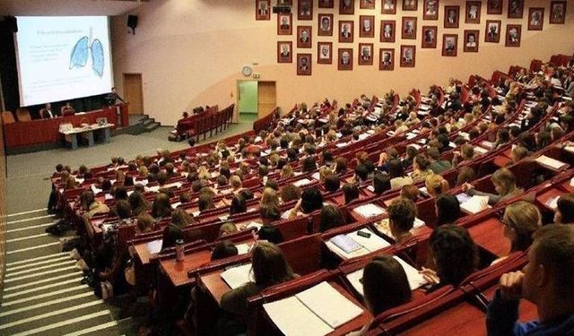 YÖK öğrenim ücretlerinde düzenleme yaptı