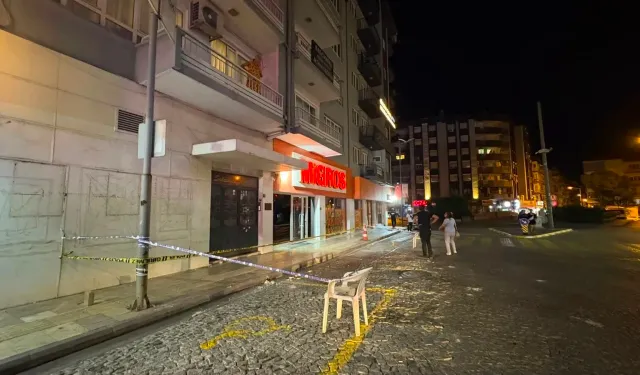 Çatıdan düşen beton parçası vatandaşın üstüne düştü!
