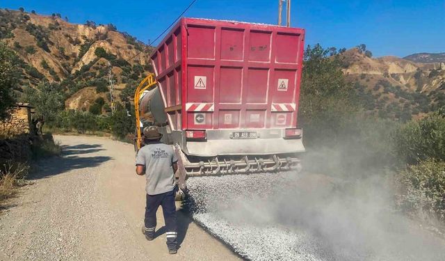 Efeler Belediyesi Pınardere Mahallesi'nin yollarını yeniliyor