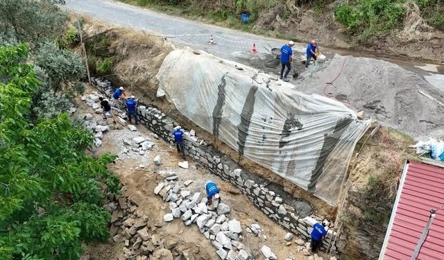 Karabağlar Mahallesi'nde taş duvar çalışması tamamlandı
