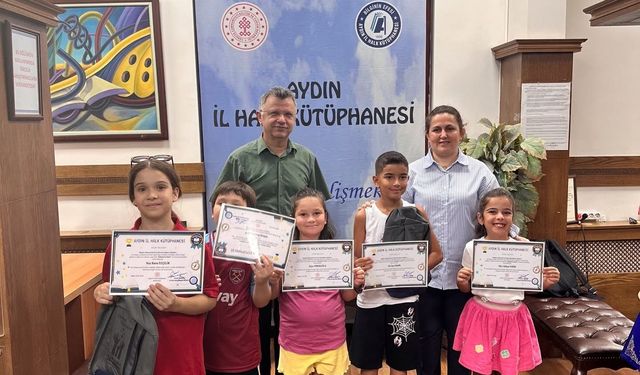 Minik kütüphane kaşifleri belgelerini aldı
