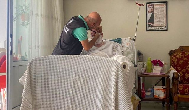 Evde bakım hizmeti ihtiyaç sahipleriyle buluşuyor