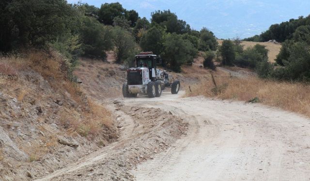 Bozdoğan'da şarampol ve tesviye mesaisi