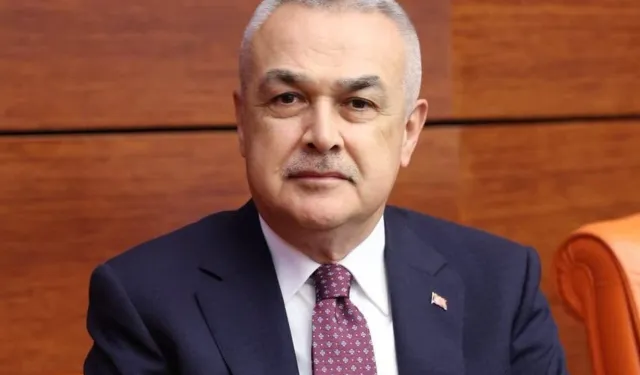 Savaş, fon krizi için kürsüde
