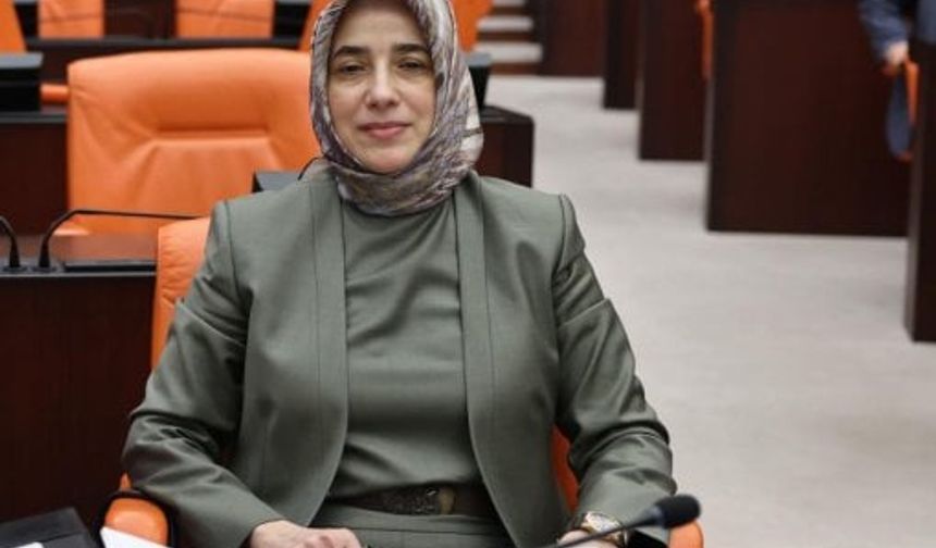Özlem Zengin Akit TV’de Zor Anlar Yaşadı