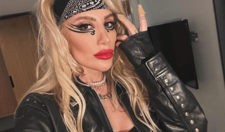 İrem Derici'nin takipçisiyle mesajları gündem oldu