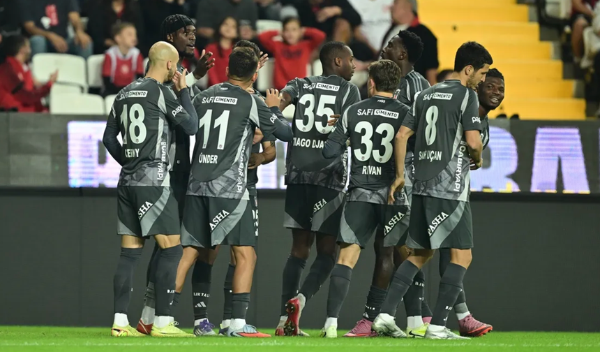 Beşiktaş, Antalyaspor'u üç golle geçti