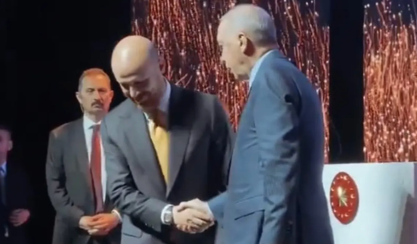 Cumhurbaşkanı ve Bilal Erdoğan arasında gülümseten anlar