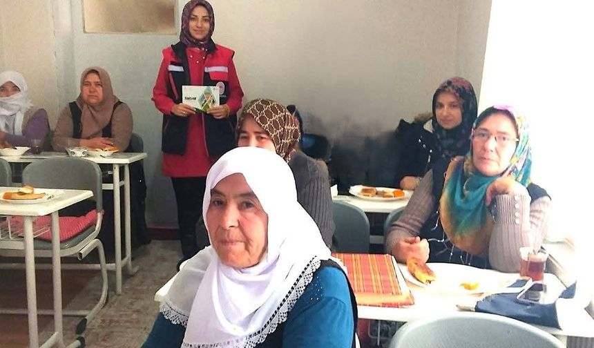 Otuza yakın kadına çiftçi eğitimi verildi