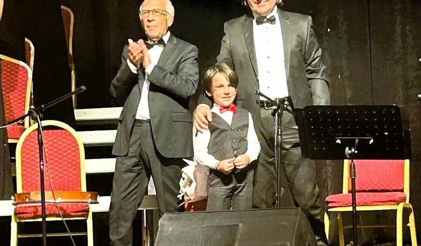 Küçük yetenek 10'uncu konserine çıktı