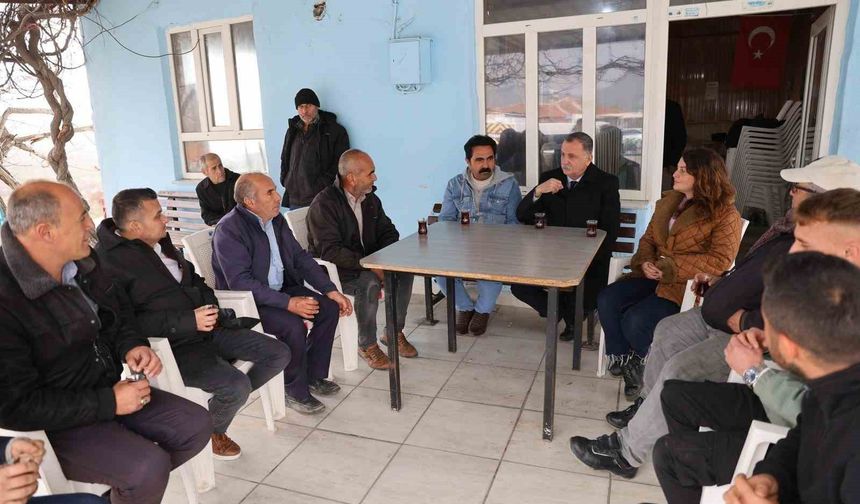 Başkan Balaban Karaveliler'de vatandaşı dinledi