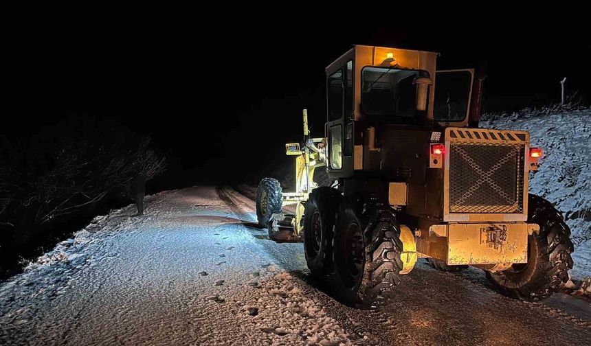 Büyükşehir'den Yüksek Kesimlerde Karla Mücadele