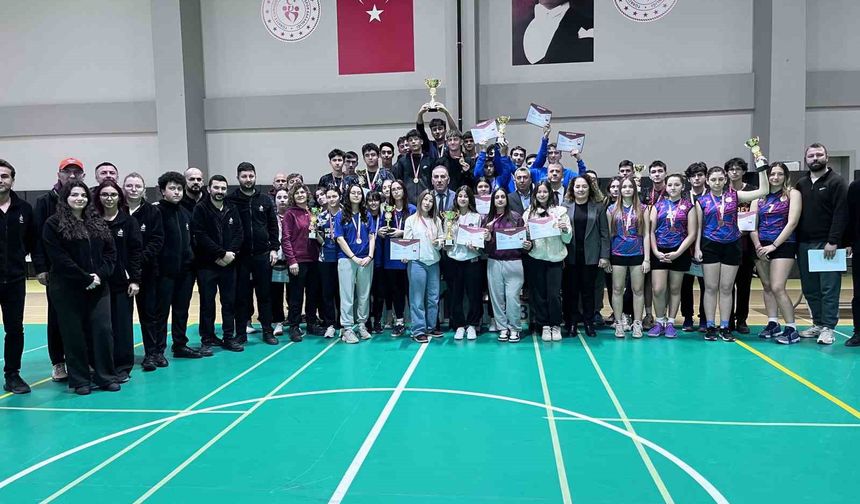 Aydın’da Okullar Arası Karate ve Badminton İl Birinciliği Tamamlandı