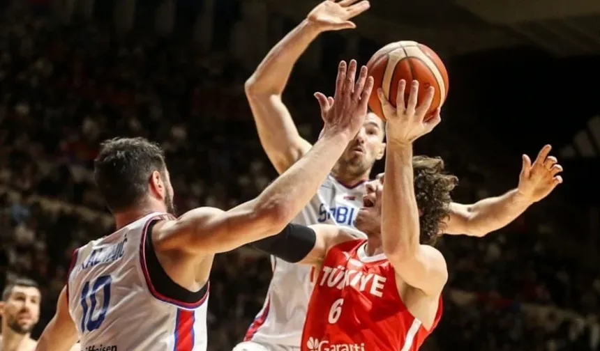 12 Dev Adam Sırbistan'ı Mağlup Ederek Liderliğini Sürdürdü