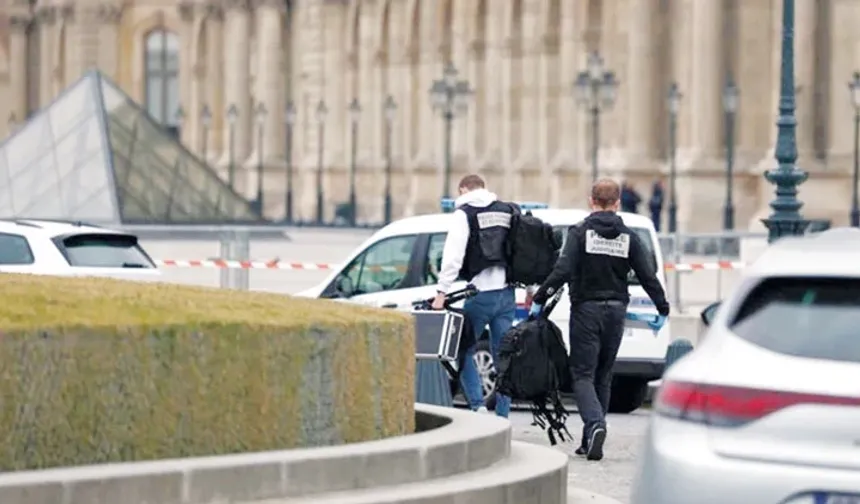 Tüm Dünya Louvre’un mücevherlerini arıyor