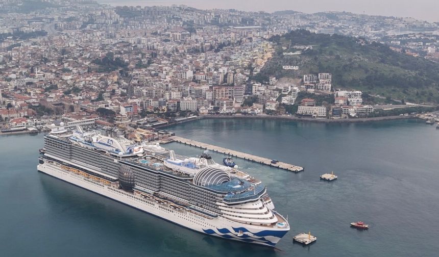 ABD’li Turistler Kuşadası’na Akın Etti