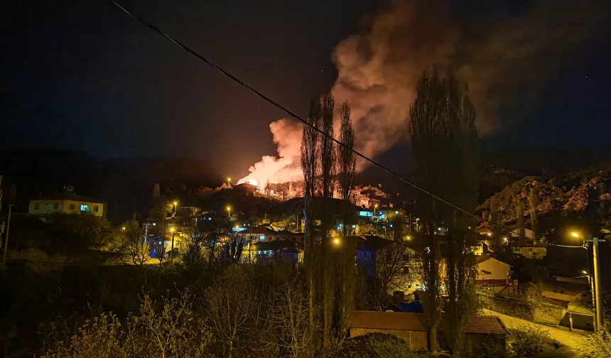 Alevler Evi Sardı, Aile Son Anda Kurtuldu