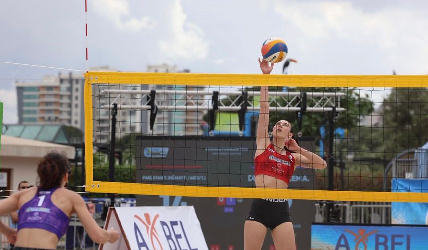 Plaj Voleybolunun Kalbi Aydın Tekstil Park'ta Atıyor