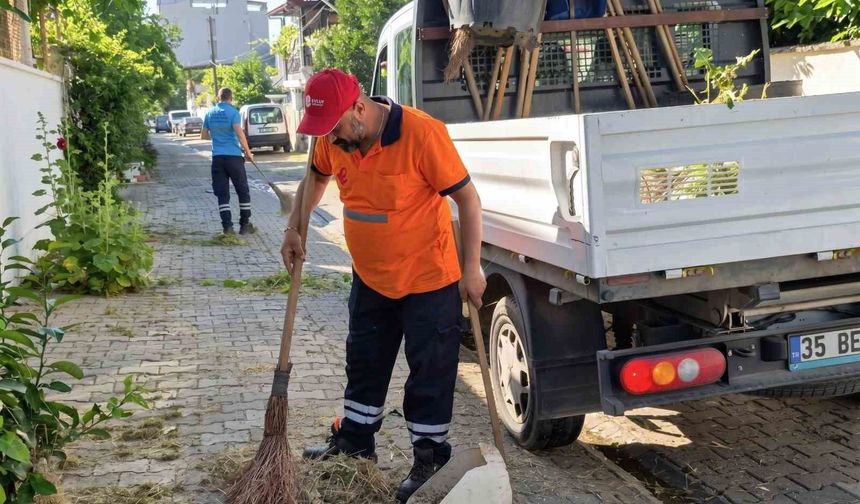 Efeler’de sokaklarda temizlik çalışması