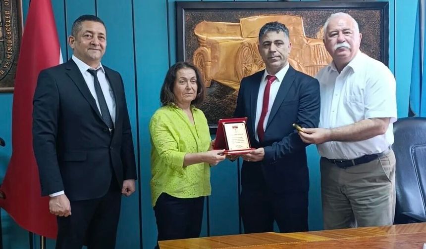 Şehit Eşine Gösterdiği Vefa Ödülle Taçlandı