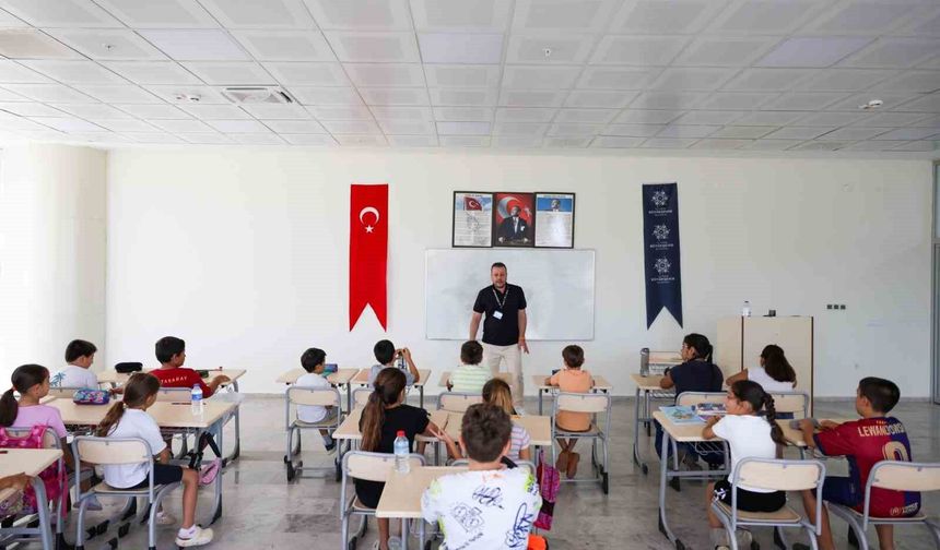 Aydınlı çocuklar yazın İngilizce öğreniyor