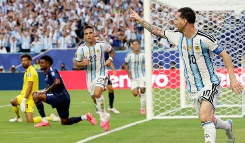 Arjantin uzatmalarda turladı, Messi tarihe geçti