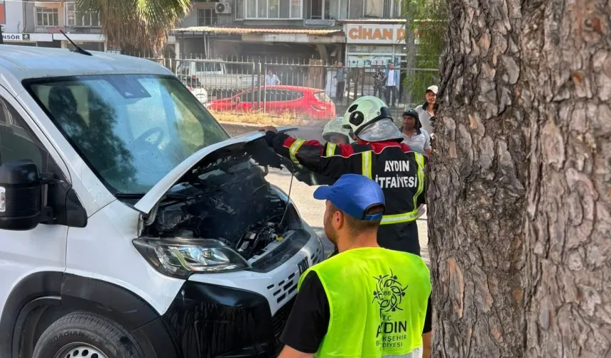 Nazilli'de kamyonet bir anda alev topuna döndü