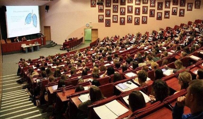 YÖK öğrenim ücretlerinde düzenleme yaptı