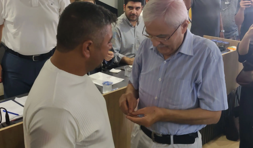 İncirliova’da sürpriz transfer: Akdağ, CHP’den AK Parti’ye geçti