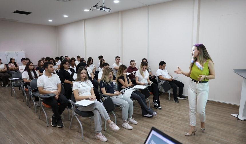 Başkan Yetişkin'den gençlere tam destek