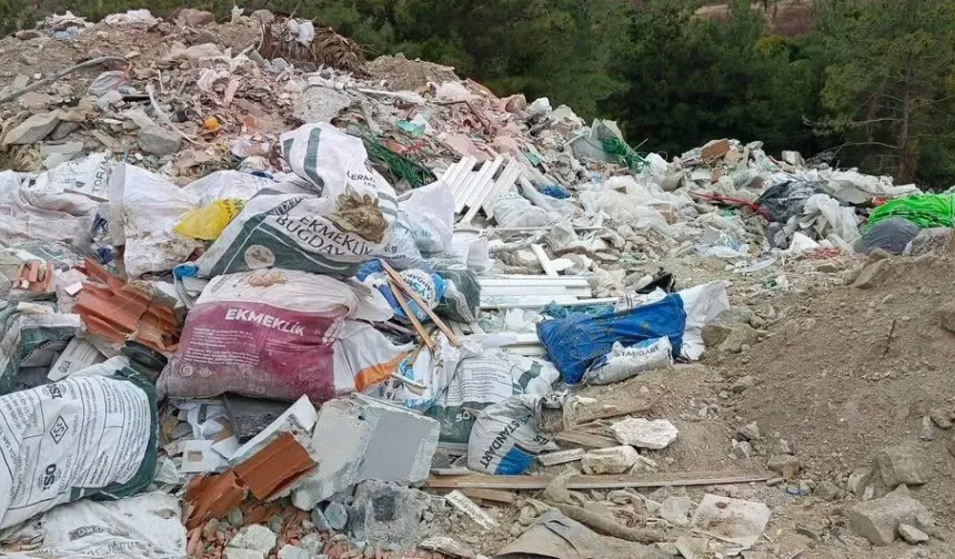 Yaylaköy'de doğayı molozla boğdular